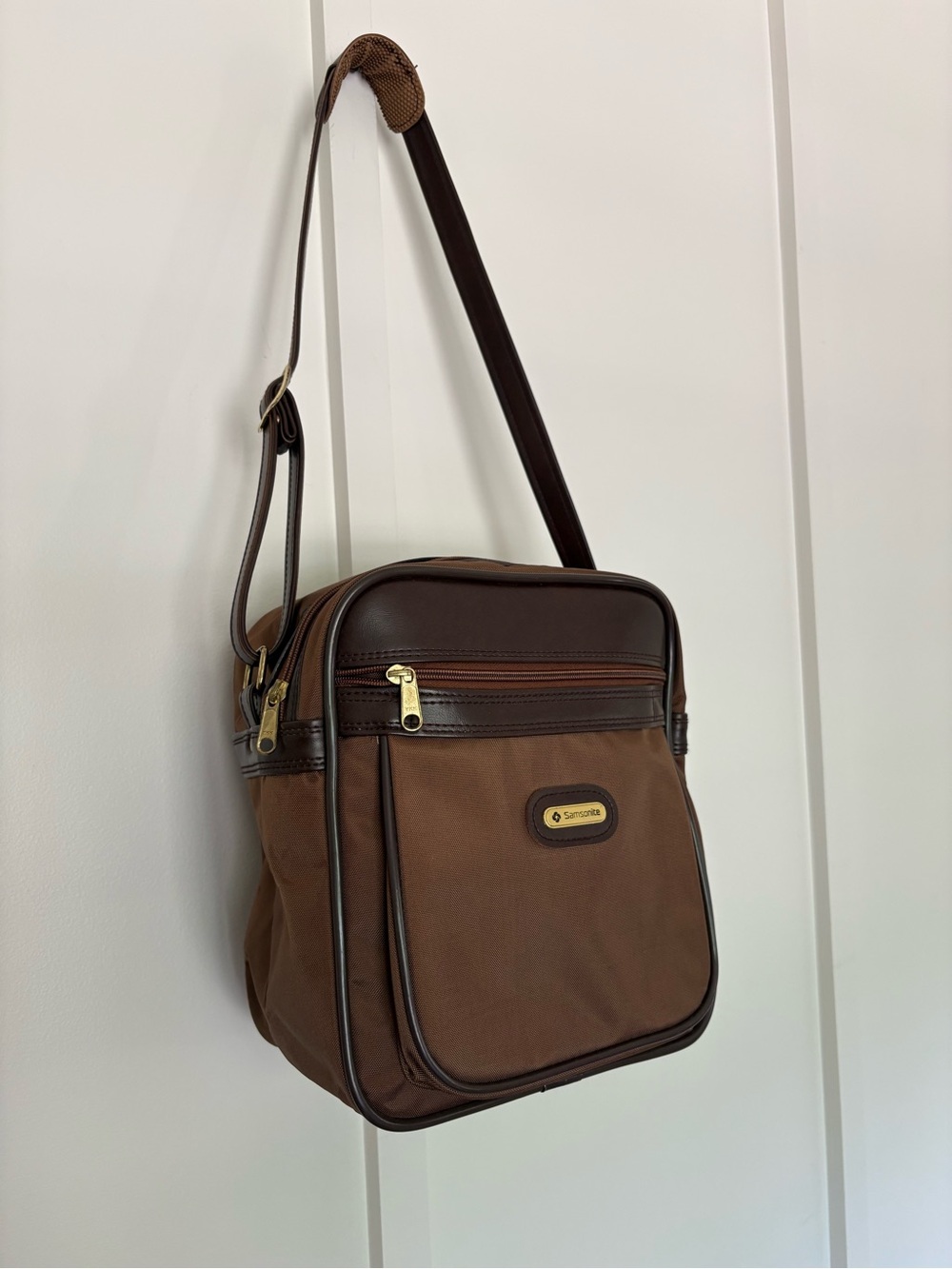 Samsonite Vintage Brown Shoulder Travel Carryon Bag - Nylon and Leather